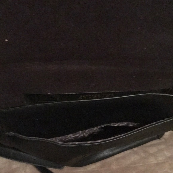 Sale Bundle & save‼️KENNETH COLE Reaction Handbag - Picture 7 of 8